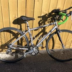 Second Gear WNC 2005 Trek 1000C Hybrid Bike, Comes With Cages